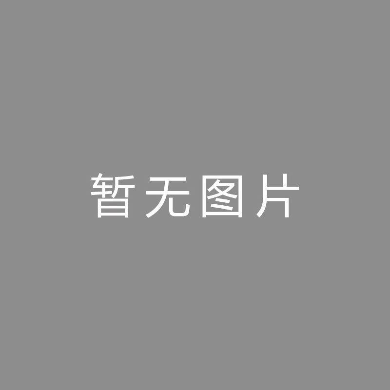 🏆镜头运动 (Camera Movement)即使踢里尔吃两黄没被罚下，但大马丁半决赛首回合仍旧被停赛